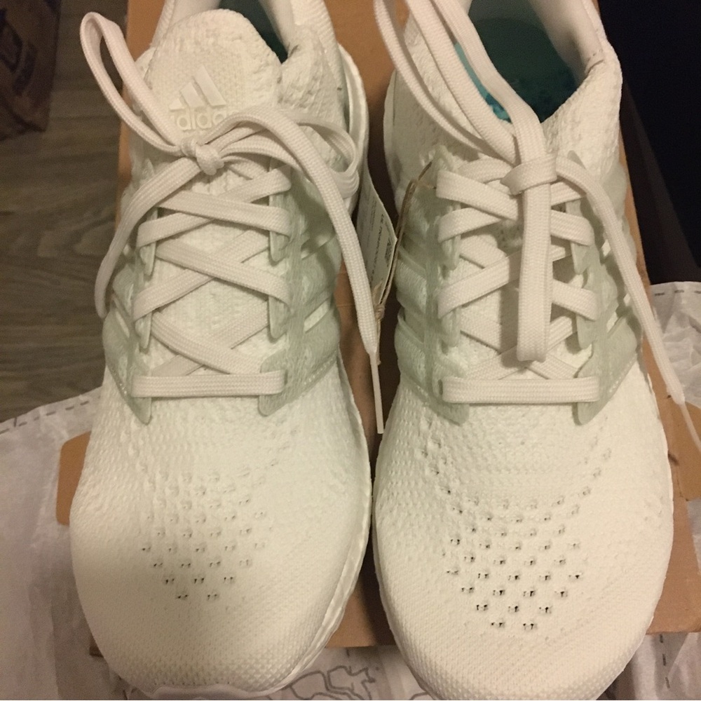NEW IN BOX! Ultraboost DNA 6.0 x Parley Sneaker